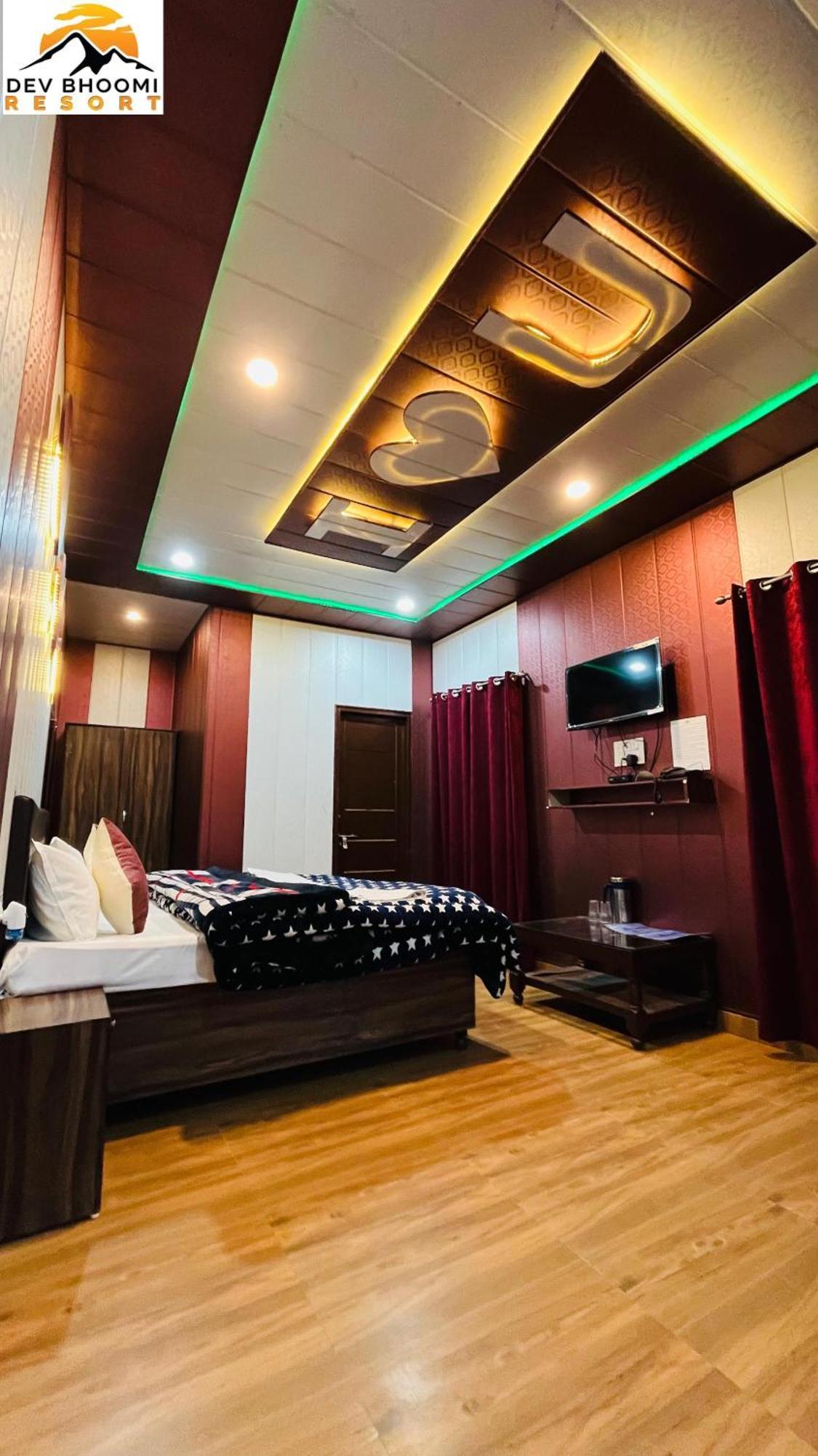 Dev Bhoomi Resort Kanatal Zewnętrze zdjęcie